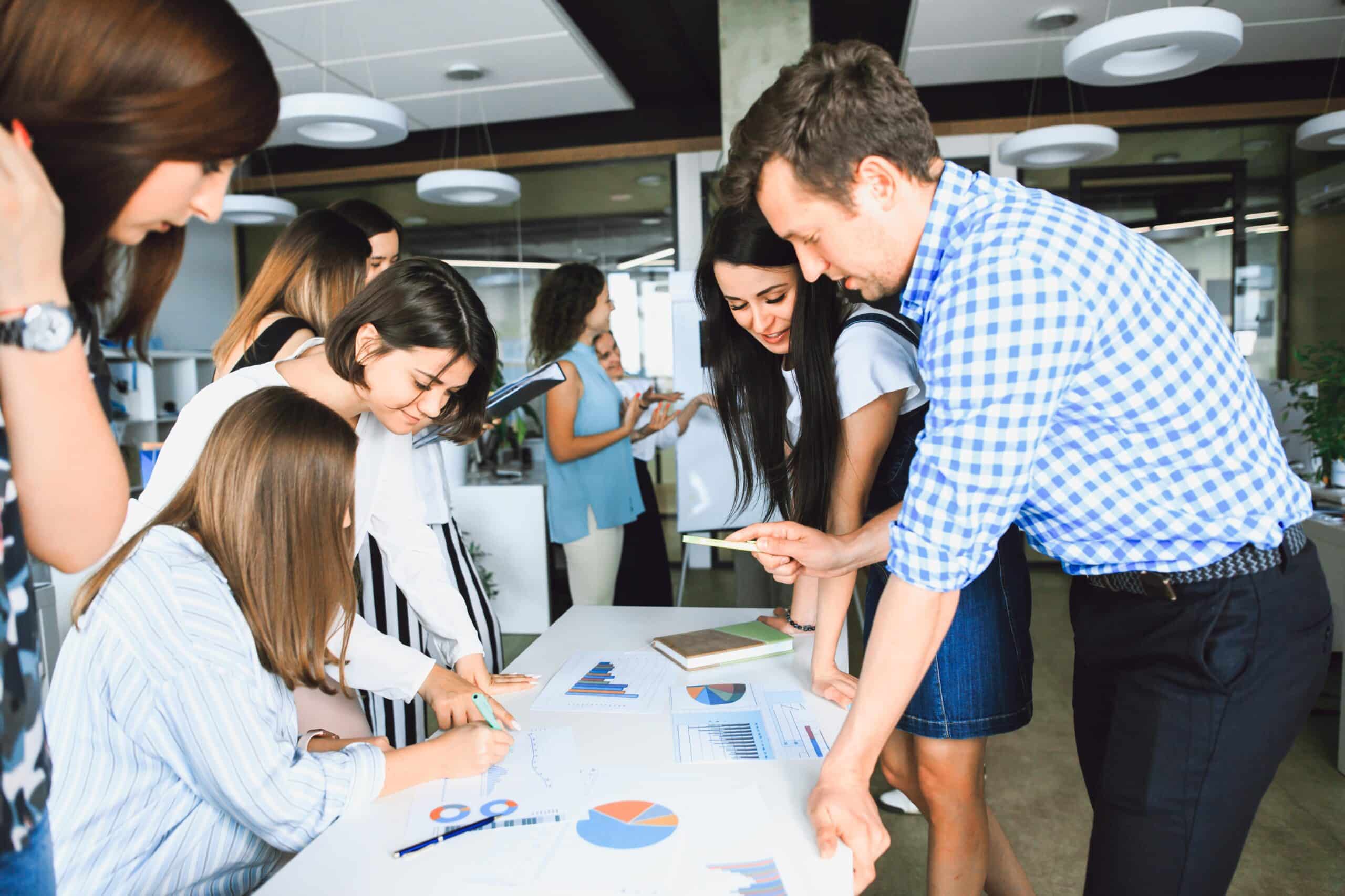 When to Choose In-Person Vs Online Training